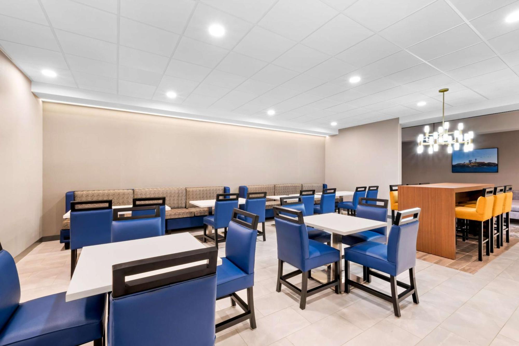 Best Western Niantic - New London, Mystic Area Екстериор снимка